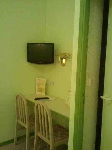 Отель Hôtel Aux Cerisiers