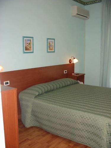 Отель Hotel Daisy