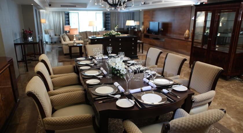 Отель Hotel Aryaduta Medan