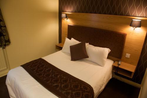Отель The Blue Bell Hotel