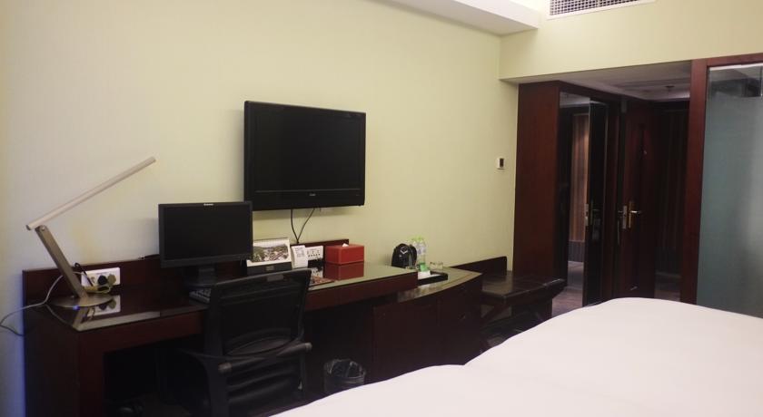 Отель Yiwu Ssaw Huafeng Hotel