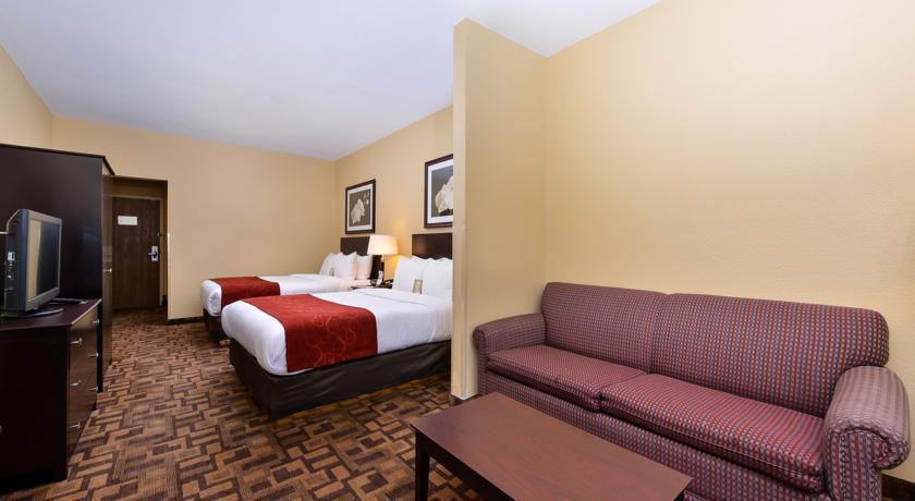 Отель Comfort Suites Kings Island