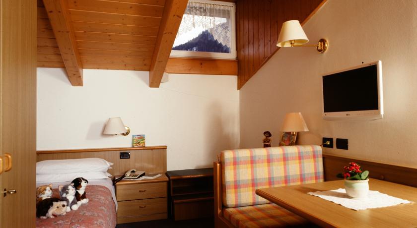 Отель Hotel La Serenella