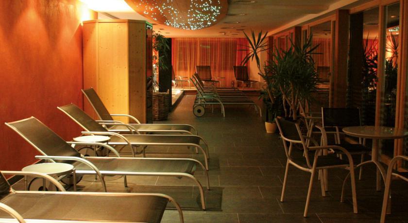 Отель Hotel Walserberg