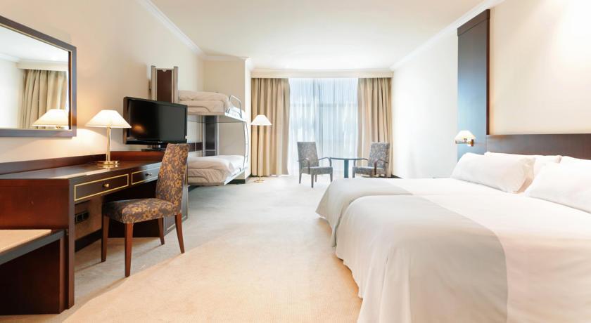 Отель Tryp Oviedo Hotel
