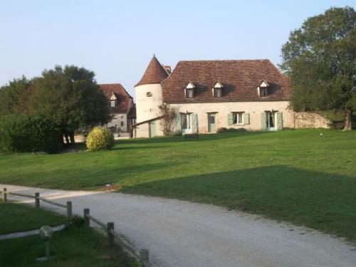 Отель Hôtel Restaurant Les Vieilles Tours