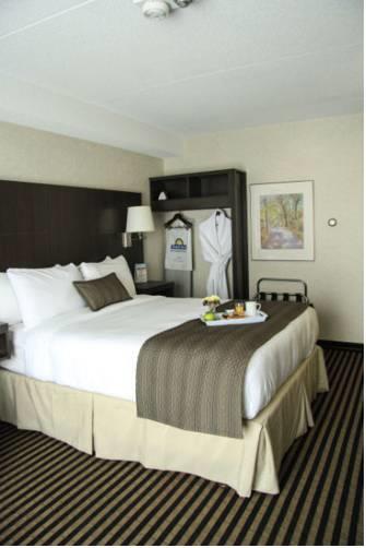 Отель Days Inn Miramichi