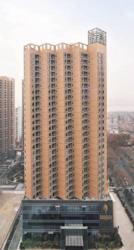 Отель Royal Suites & Towers Wuhan