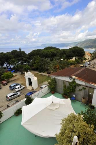 Отель Hotel Scilla