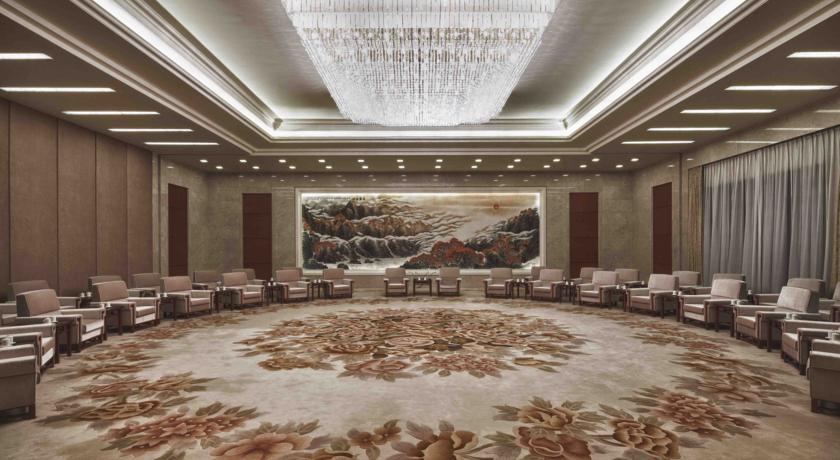 Отель Renaissance Tianjin Lakeview