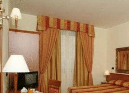 Отель Hotel Rondissone