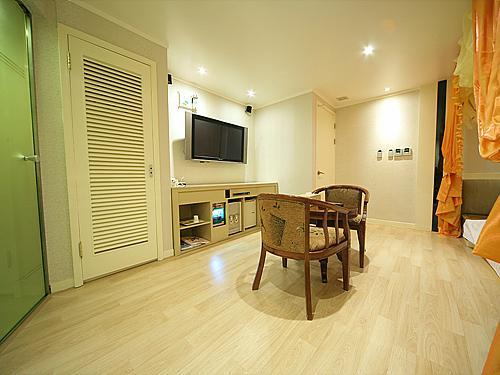 Ezen Hotel