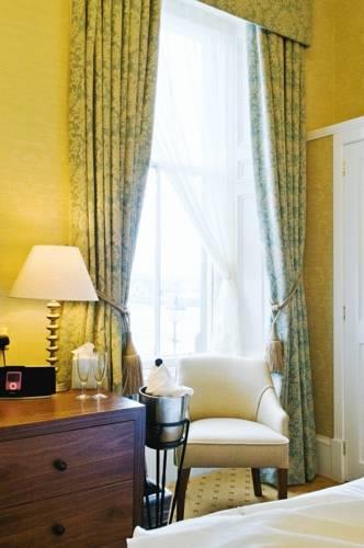 Отель Mackays Hotel