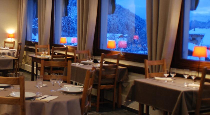 Отель Hôtel Les Glaïeuls