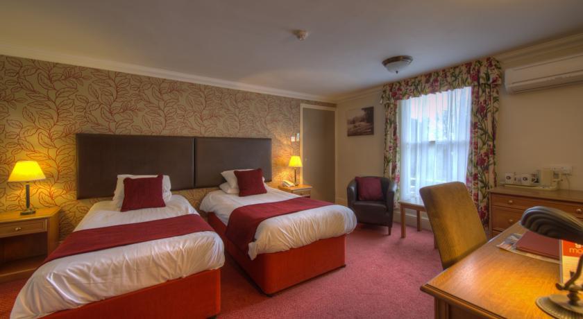 Отель The Wheatsheaf Hotel by Good Night Inns