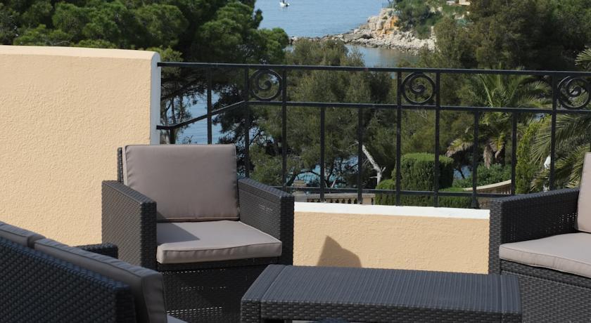Отель Hôtel Le Provençal