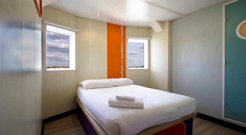 Отель easyHotel Luton