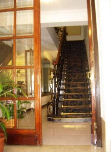 Mari Plaza Hotel