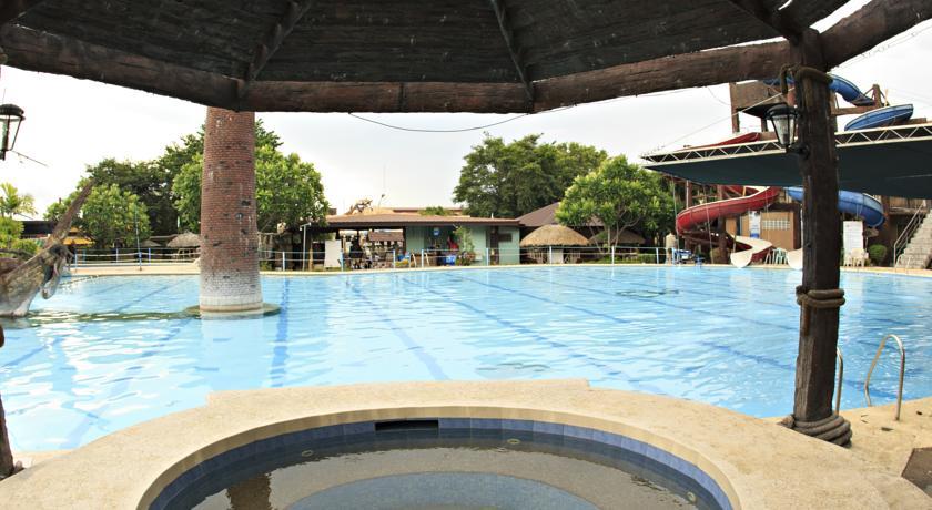 Отель Caribbean Water Park and Resotel