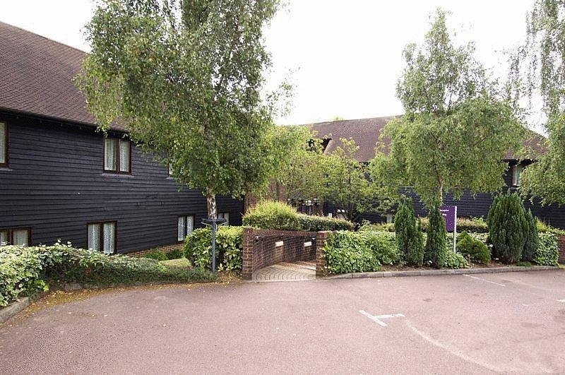 Отель Premier Inn Tonbridge