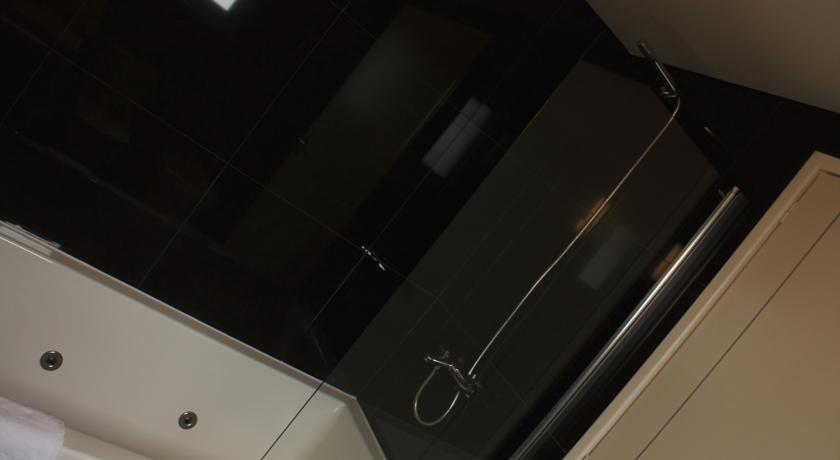 Отель AXSUR Design Hotel