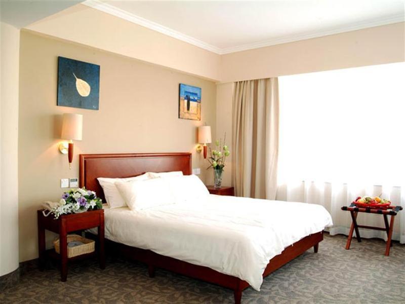 Отель GreenTree Inn Jiujiang Railway Station Business Hotel