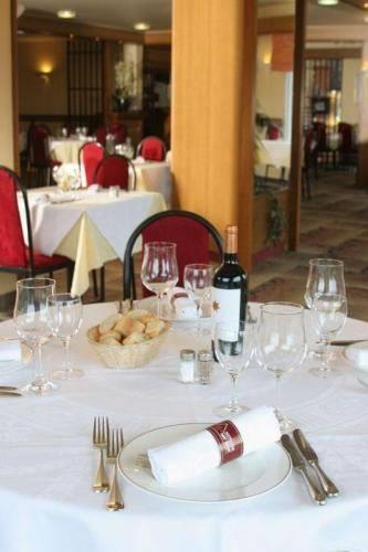 Отель Citôtel Hostellerie Saint Vincent