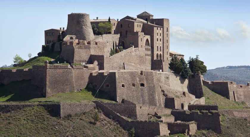 Отель Parador De Cardona