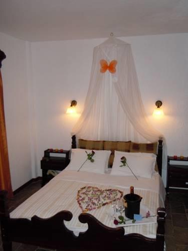 Отель Amalia Hotel