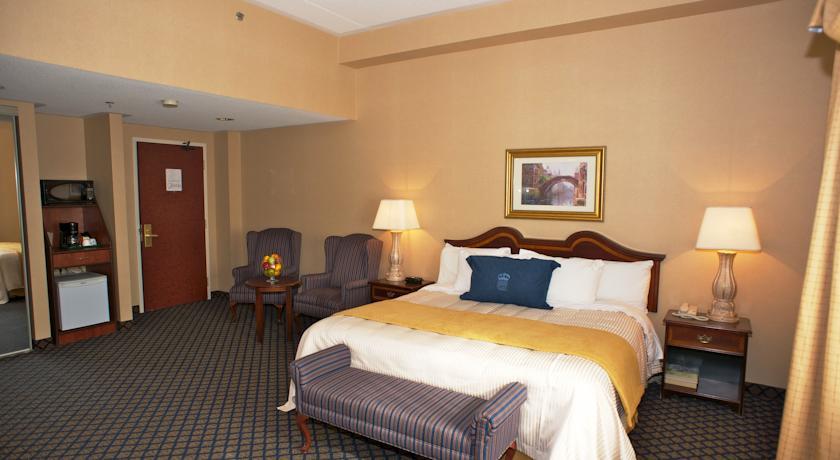 Отель Monte Carlo Inn Vaughan Suites