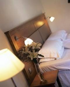 Отель Dunadry Hotel & Country Club