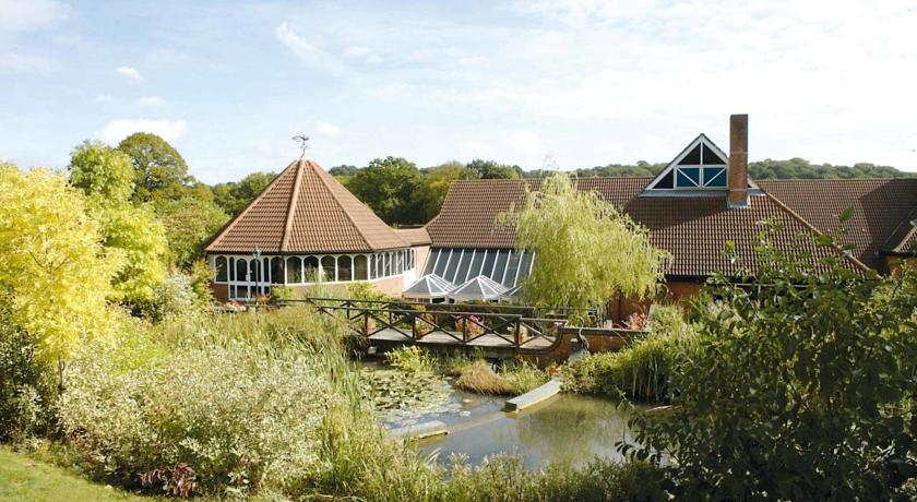 Отель Donnington Valley Hotel, Golf & Spa