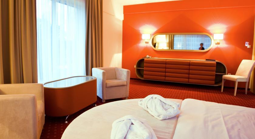 Отель Dana Hotel & Spa