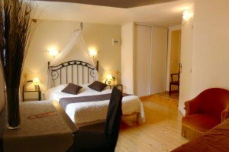 Отель Hotel Restaurant Bourgade