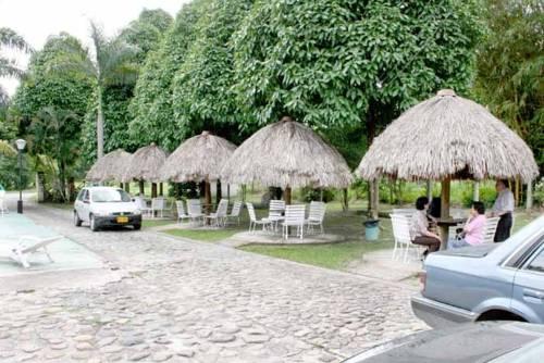 Отель Hotel Los Caballos