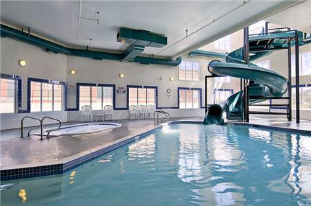Отель Ramada Cochrane