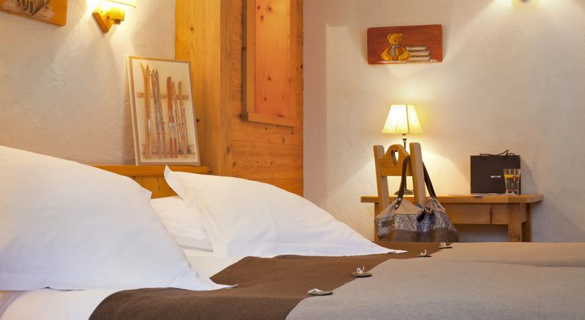 Отель Logis La Croix-Saint-Maurice