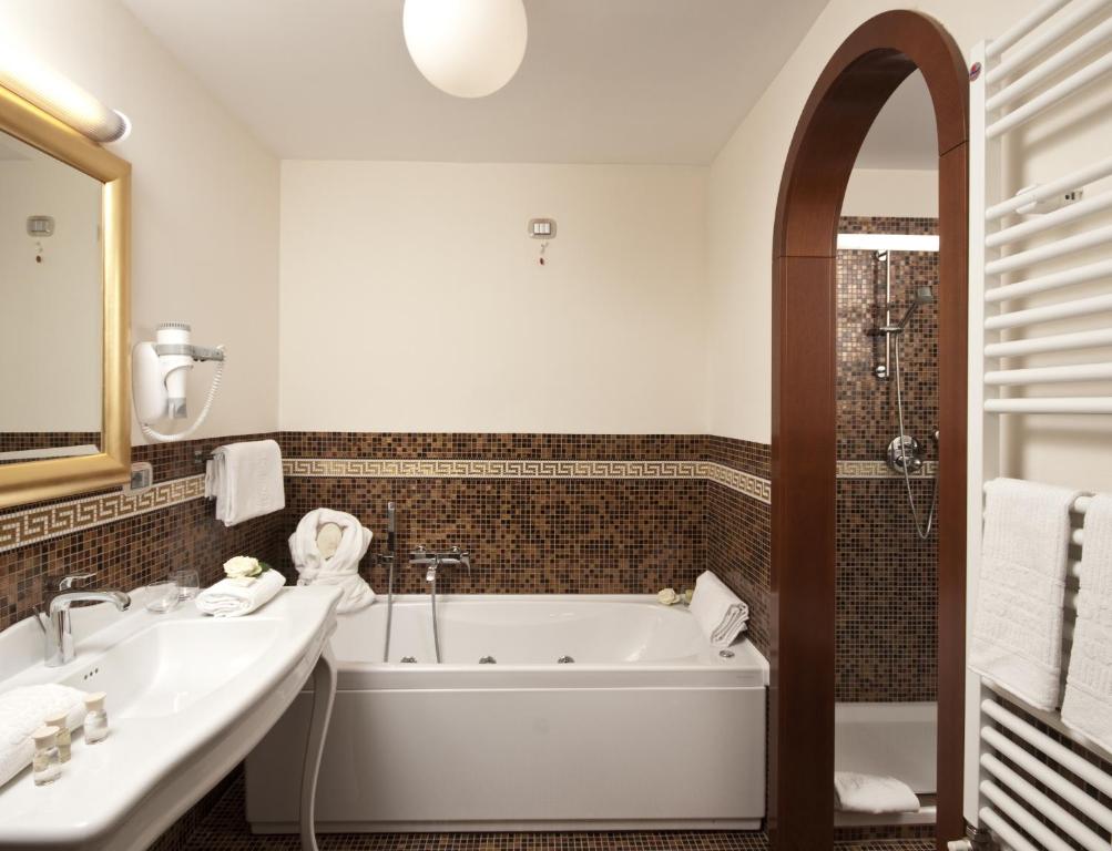 Отель Grand Hotel Italia