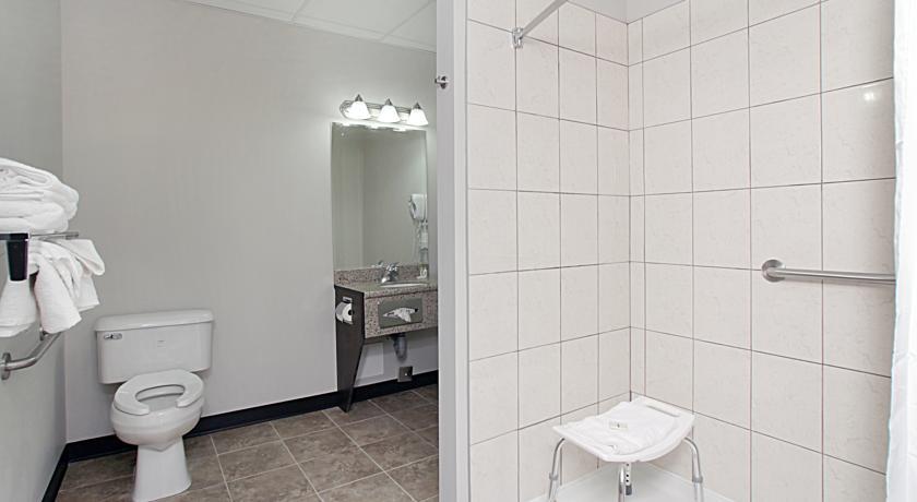 Отель Alberta Inn & Suites