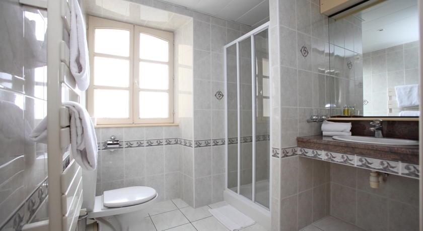 Отель Hôtel le Challonge
