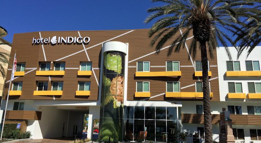 Отель Holiday Inn Express ANAHEIM MAINGATE