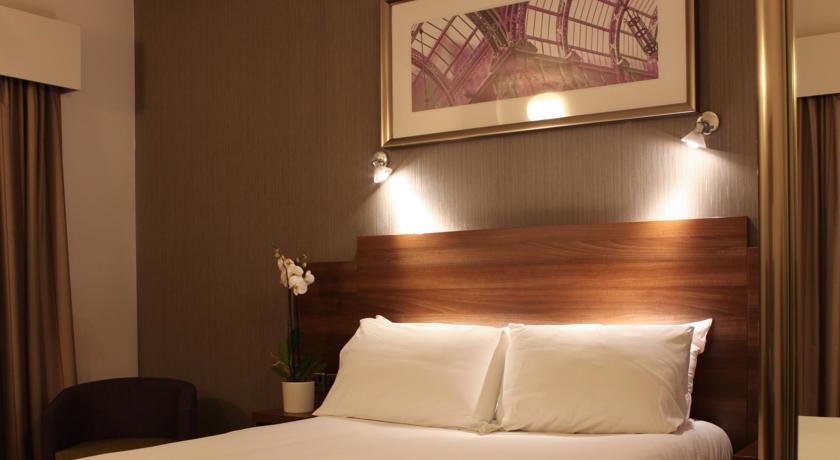 Отель Jurys Inn Leeds
