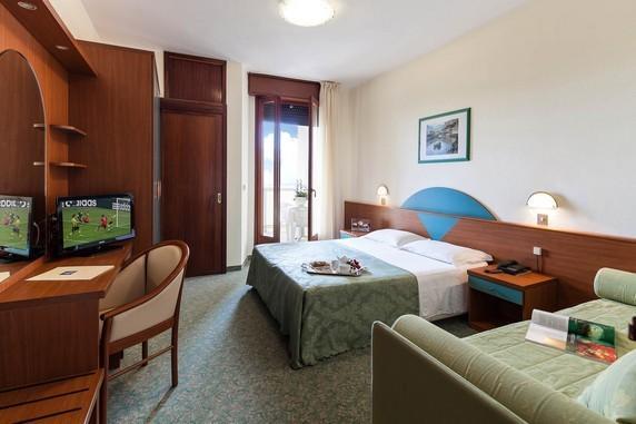 Отель Hotel Excelsior