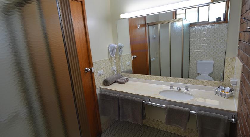 Отель Allara Motor Lodge