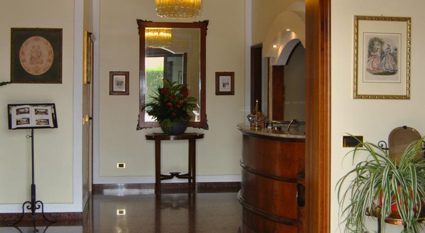 Отель Hotel Aquila