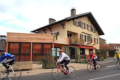 Отель Logis Des Rives De L'Arzon