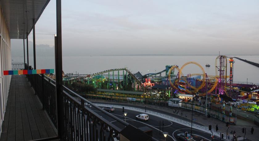 Отель Park Inn by Radisson Palace