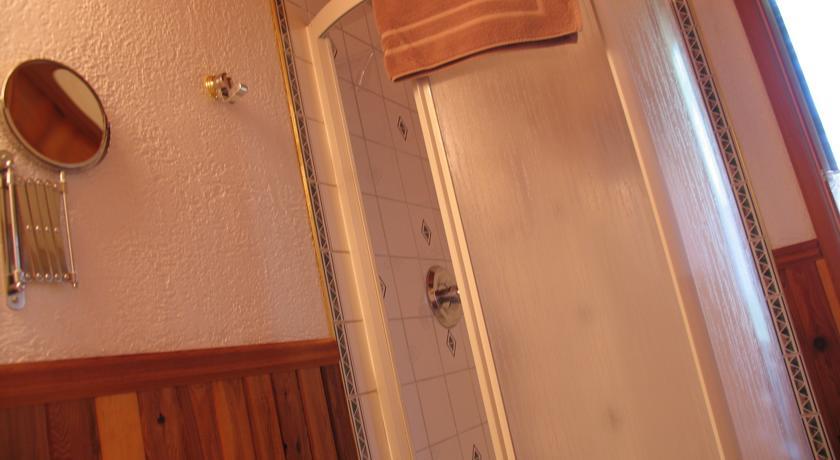 Мини-отель Blue Grouse Country Inn B&B