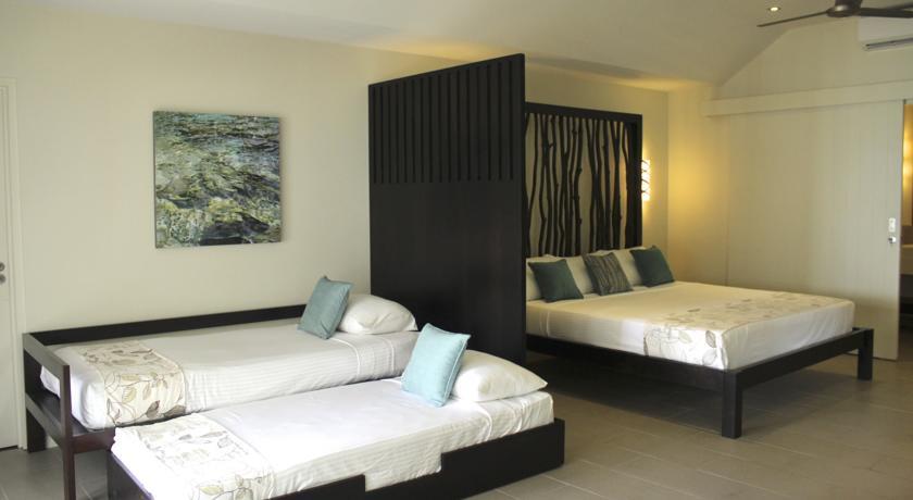 Отель Treasure Island Resort