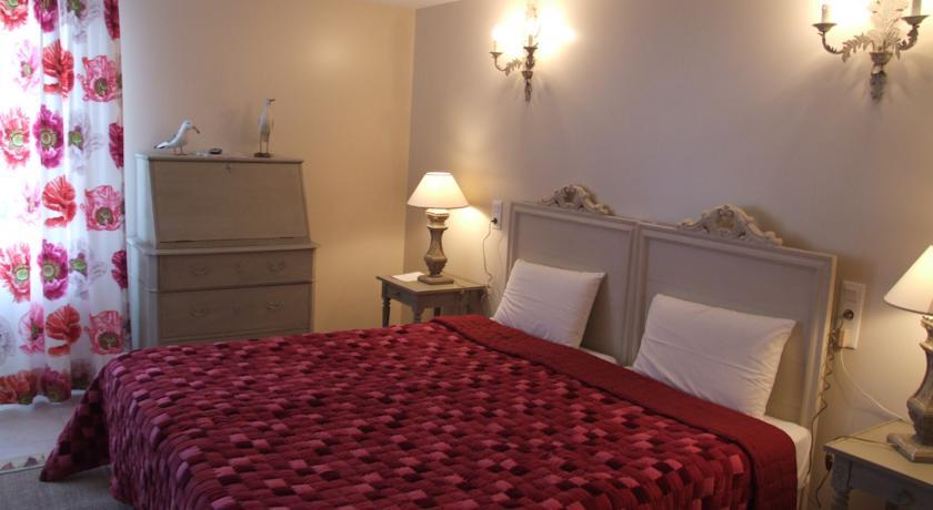 Отель Hôtel Le Martray